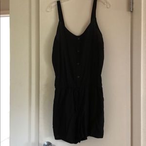 Black Old Navy romper - brand new!